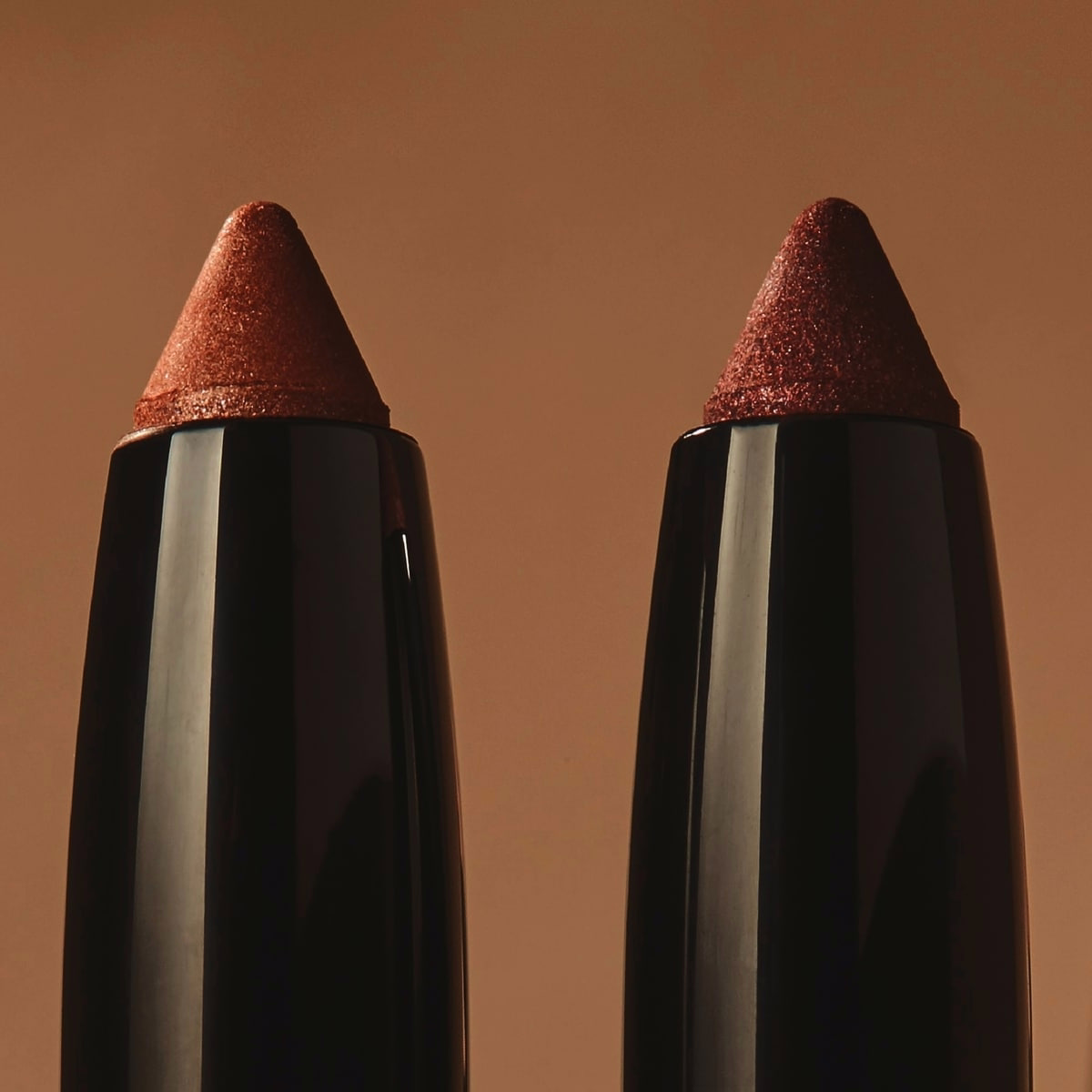 24 Hrs Glam アイシャドウ、防水・にじみにくい