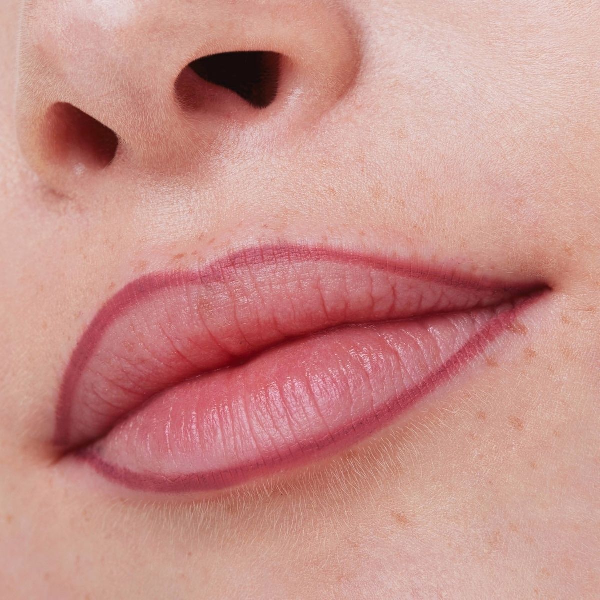 8H Matte Comfort Lipliner 8H Matte Comfort Lipliner