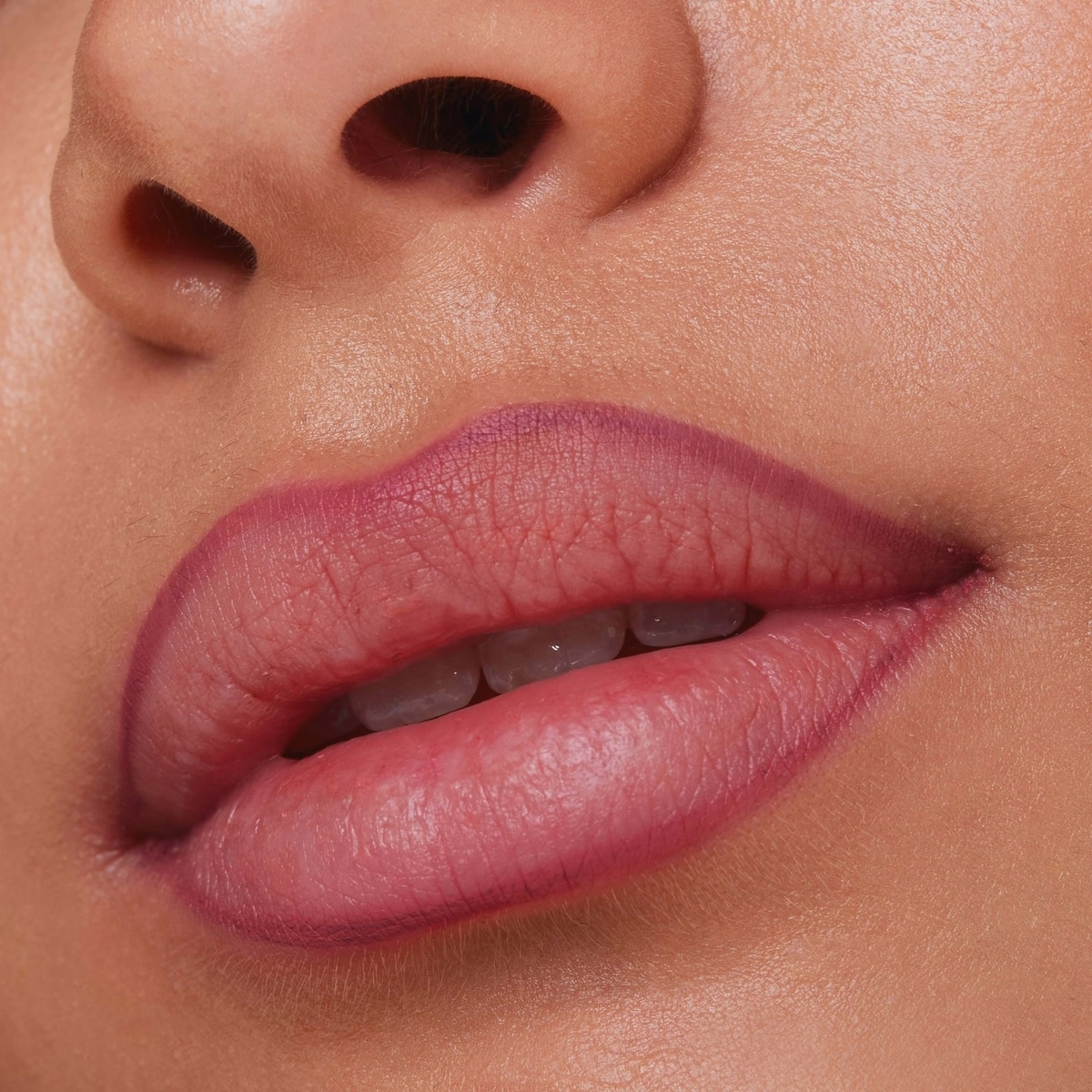 8H Matte Comfort Lipliner 8H Matte Comfort Lipliner