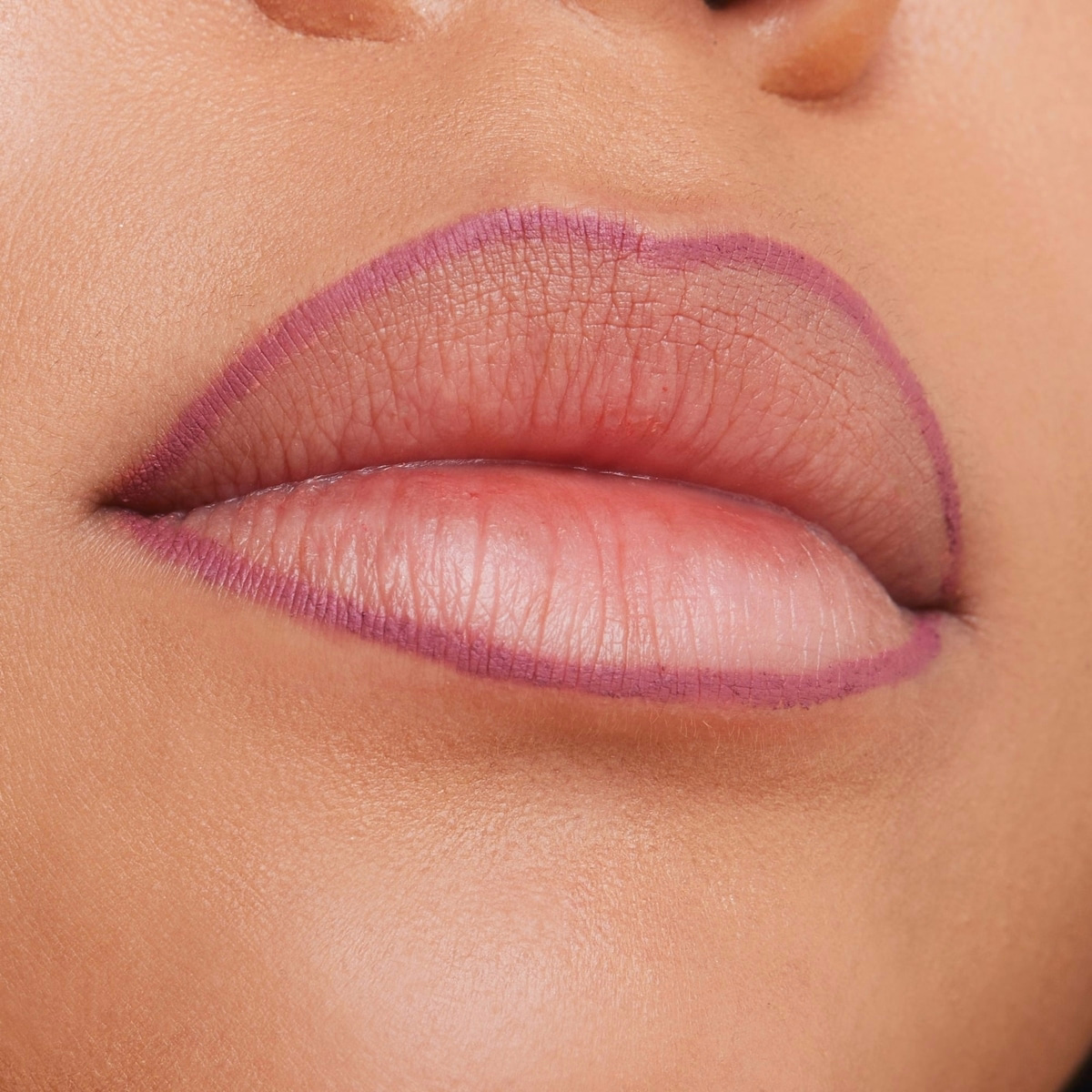8H Matte Comfort Lipliner 8H Matte Comfort Lipliner