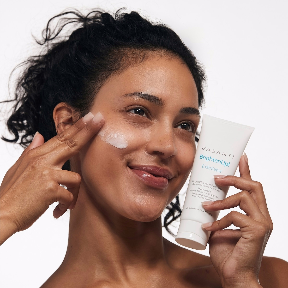 BrightenUp! Exfoliator
물리적 + 화학적 각질제거제