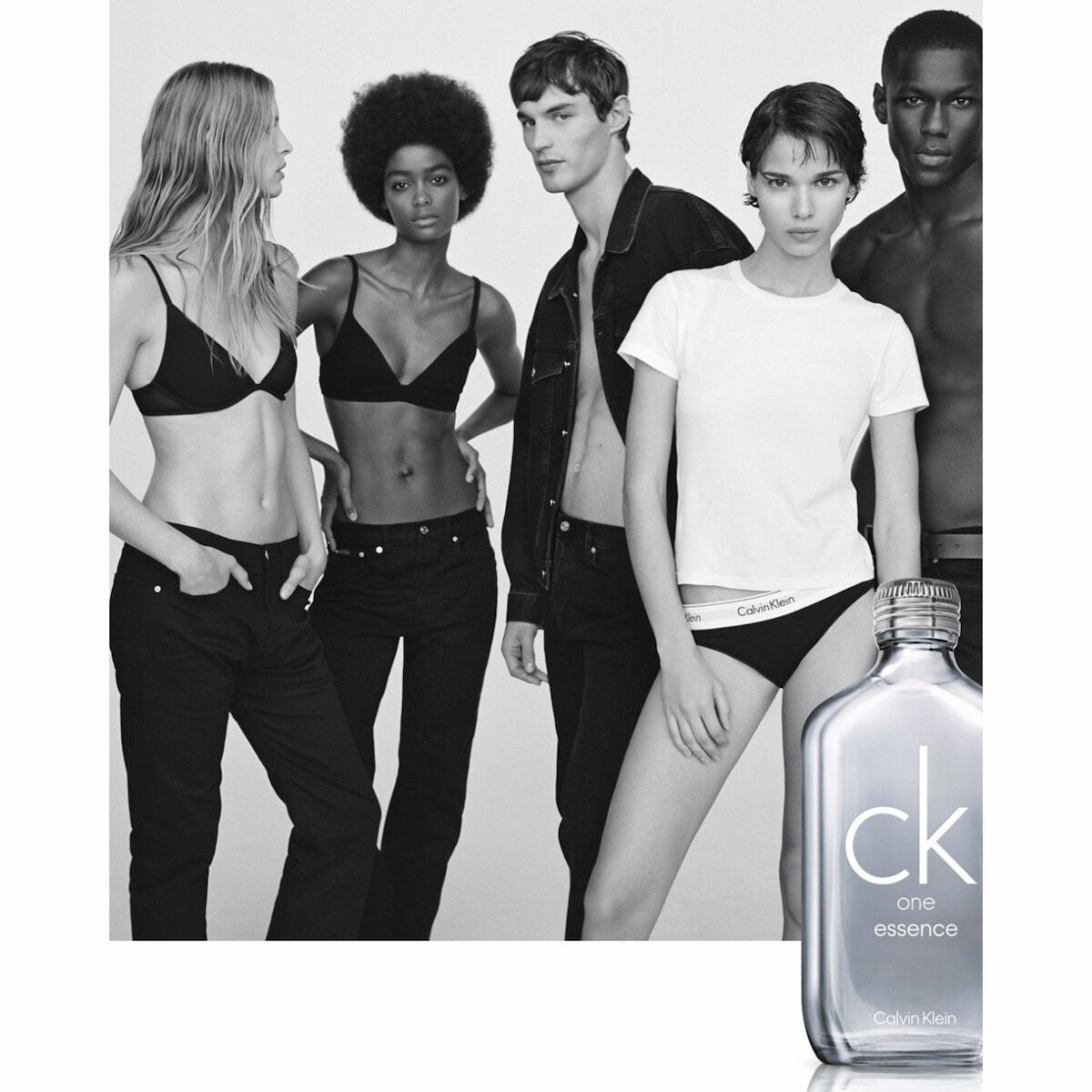CK One Essence Parfum Intense Unisex 200ml CK One Essence Parfum Intense Unisex 200ml