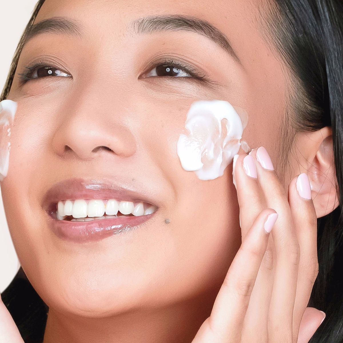 Cloud Cream Gel-to-Water Essence Moisturizer Cloud Cream Gel-to-Water Essence Moisturizer