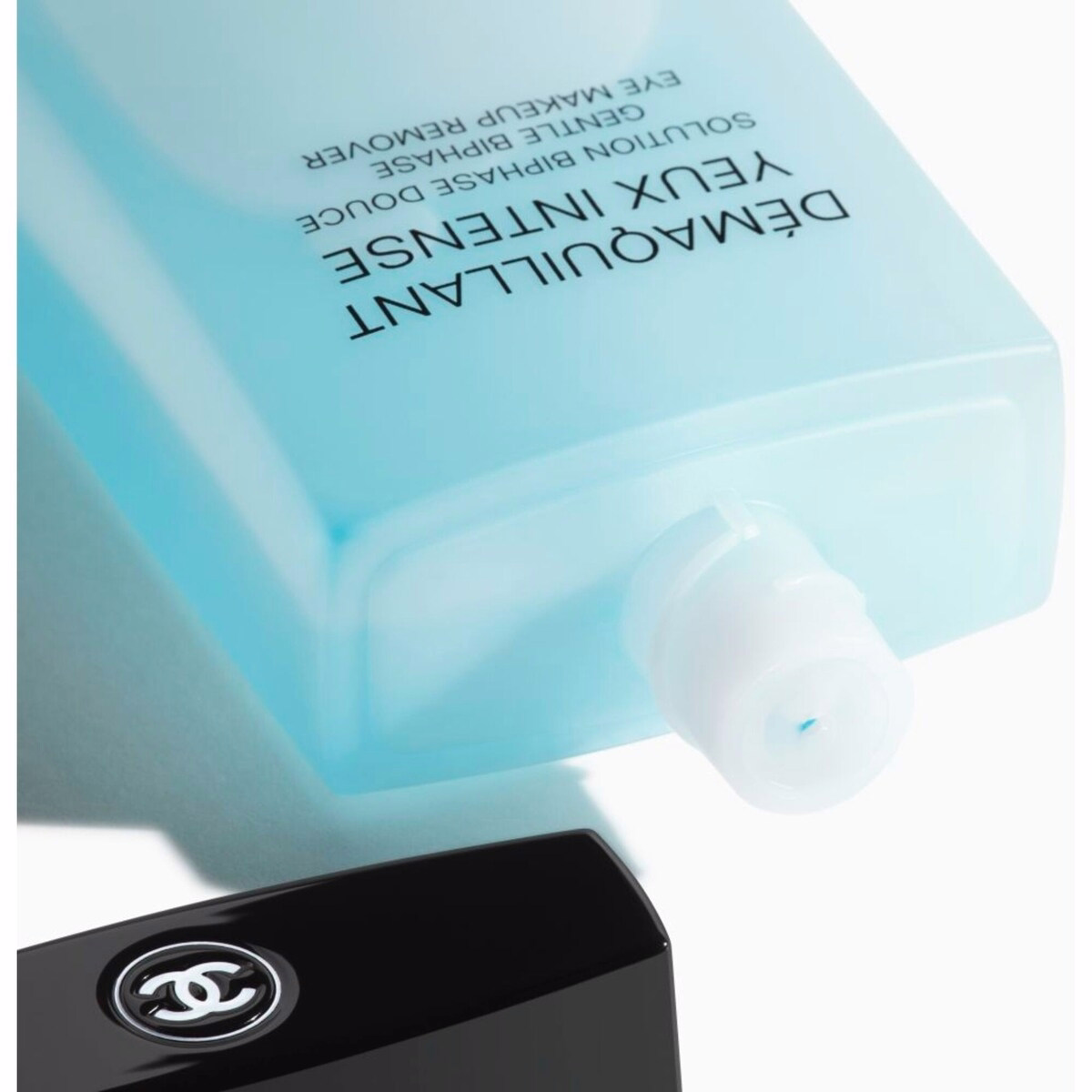 DÉMAQUILLANT YEUX INTENSE - Gentle Biphase Eye Makeup Remover DÉMAQUILLANT YEUX INTENSE - Gentle Biphase Eye Makeup Remover