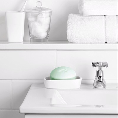 Dove Dove Refreshing Beauty Bar For Revitalized Skin Cucumber And Green Tea 106 G 3 Count 106.0 G Dove Dove Refreshing Beauty Bar For Revitalized Skin Cucumber And Green Tea 106 G 3 Count 106.0 G