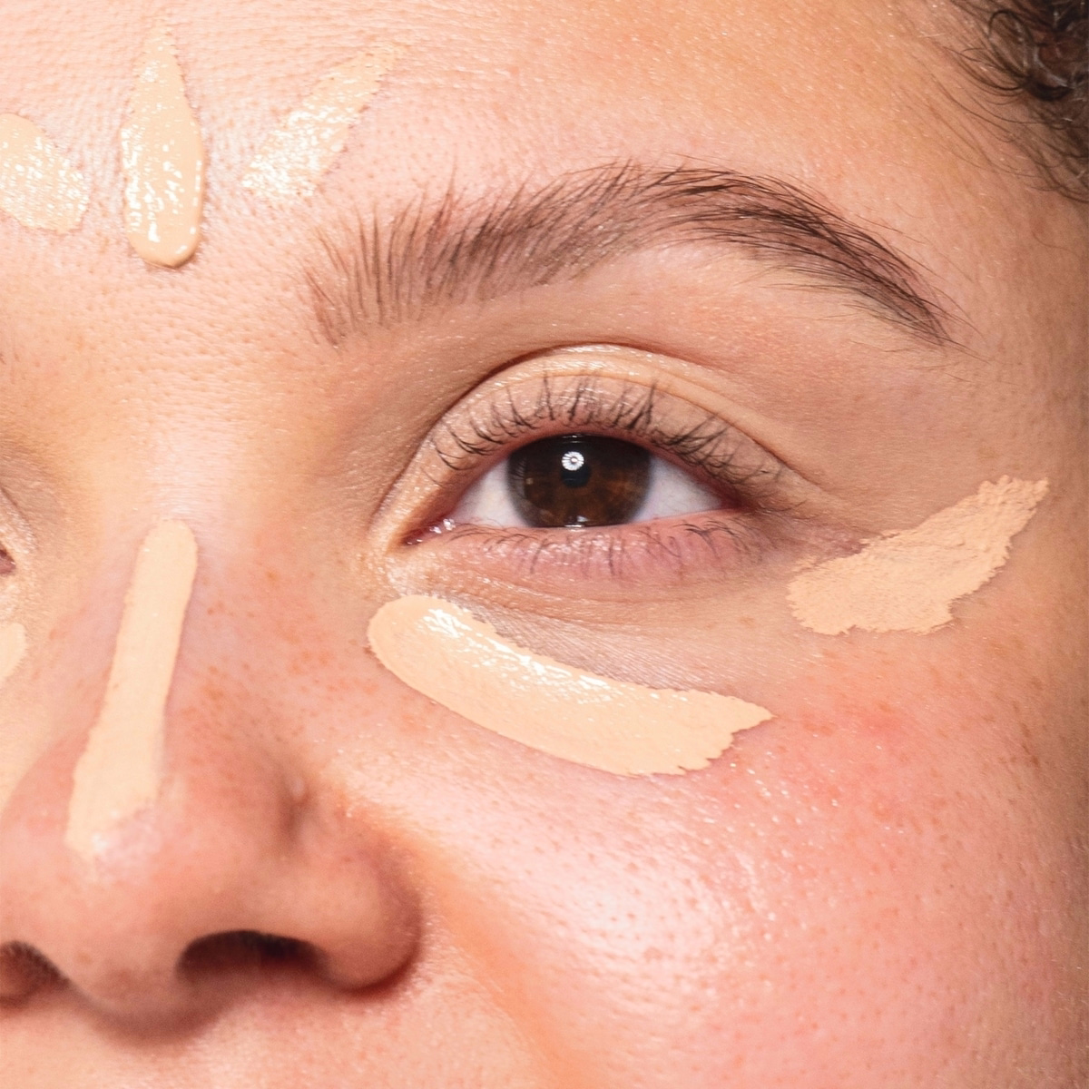 DreamLit Glow Concealer DreamLit Glow Concealer