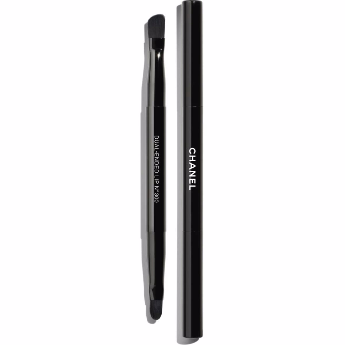 DUAL-ENDED LIP BRUSH N°300 - Dual-ended Lip Brush