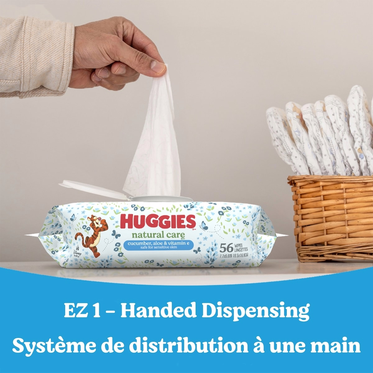 Huggies Natural Care Lingettes pour bébé rafraîchissantes et parfumées, 6 paquets à clapet Huggies Natural Care Lingettes pour bébé rafraîchissantes et parfumées, 6 paquets à clapet