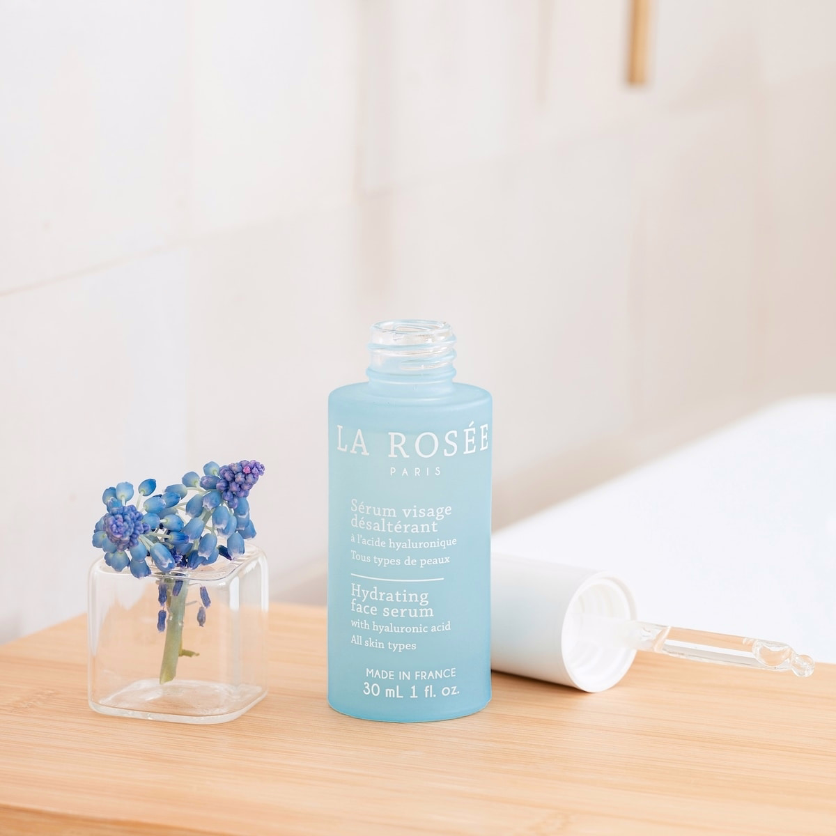 Hydrating face serum with Hyaluronic acid