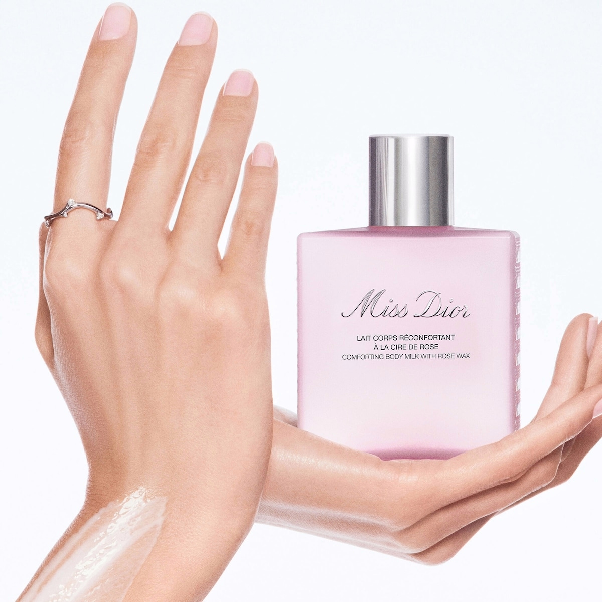 Miss Dior Body Milk Hydrating Body Milk with Rose Wax Miss Dior Body Milk Hydrating Body Milk with Rose Wax