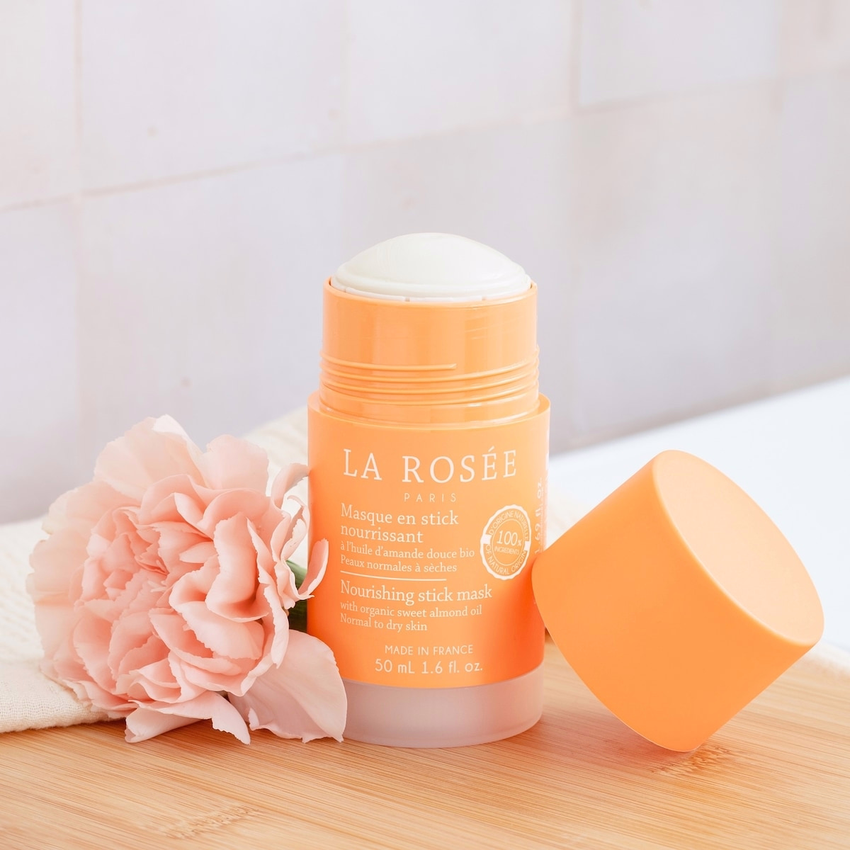 Nourishing mask stick with organic sweet almond oil Nourishing mask stick with organic sweet almond oil