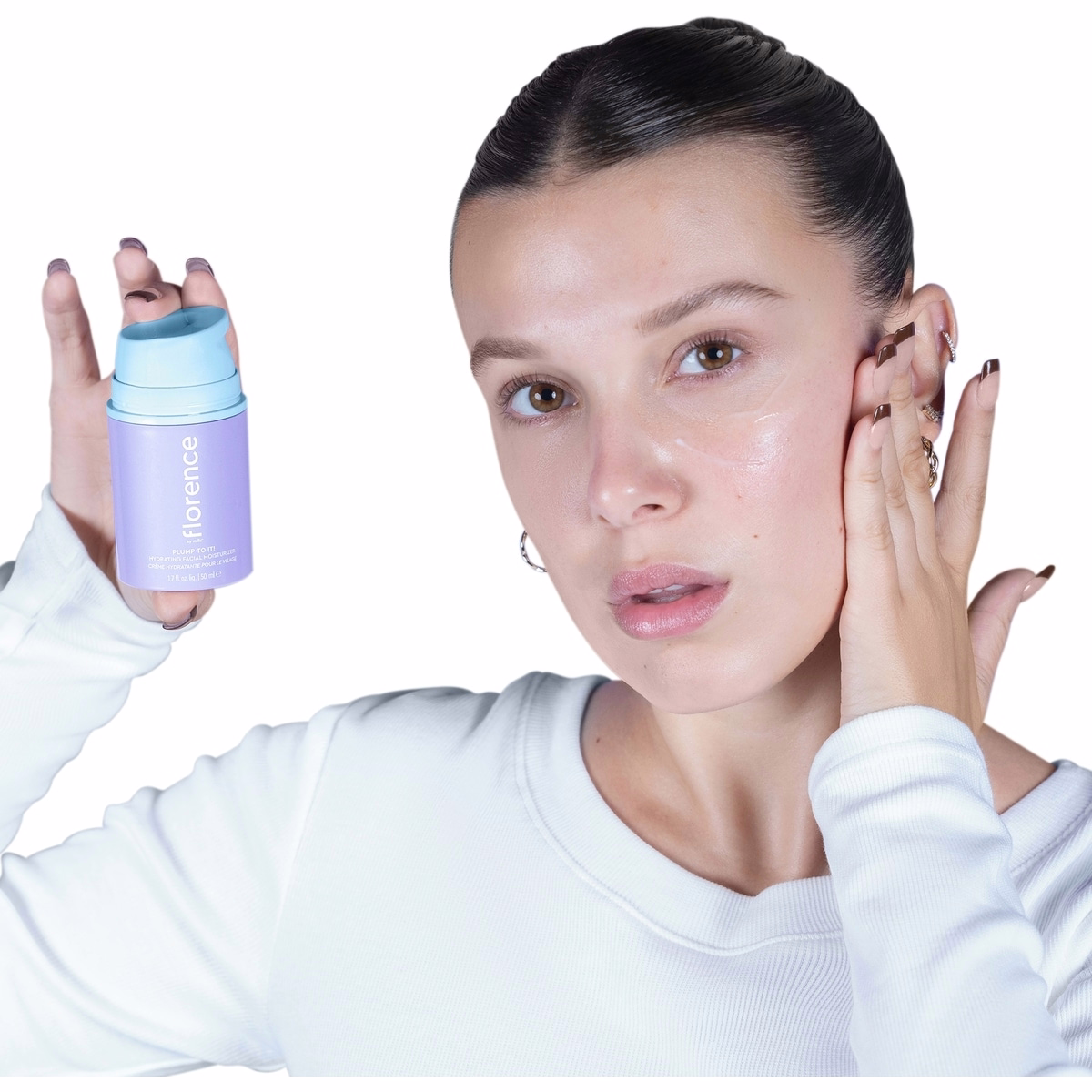 볼륨감을 살려주는 수분 공급 페이셜 모이스처라이저 볼륨감을 살려주는 수분 공급 페이셜 모이스처라이저