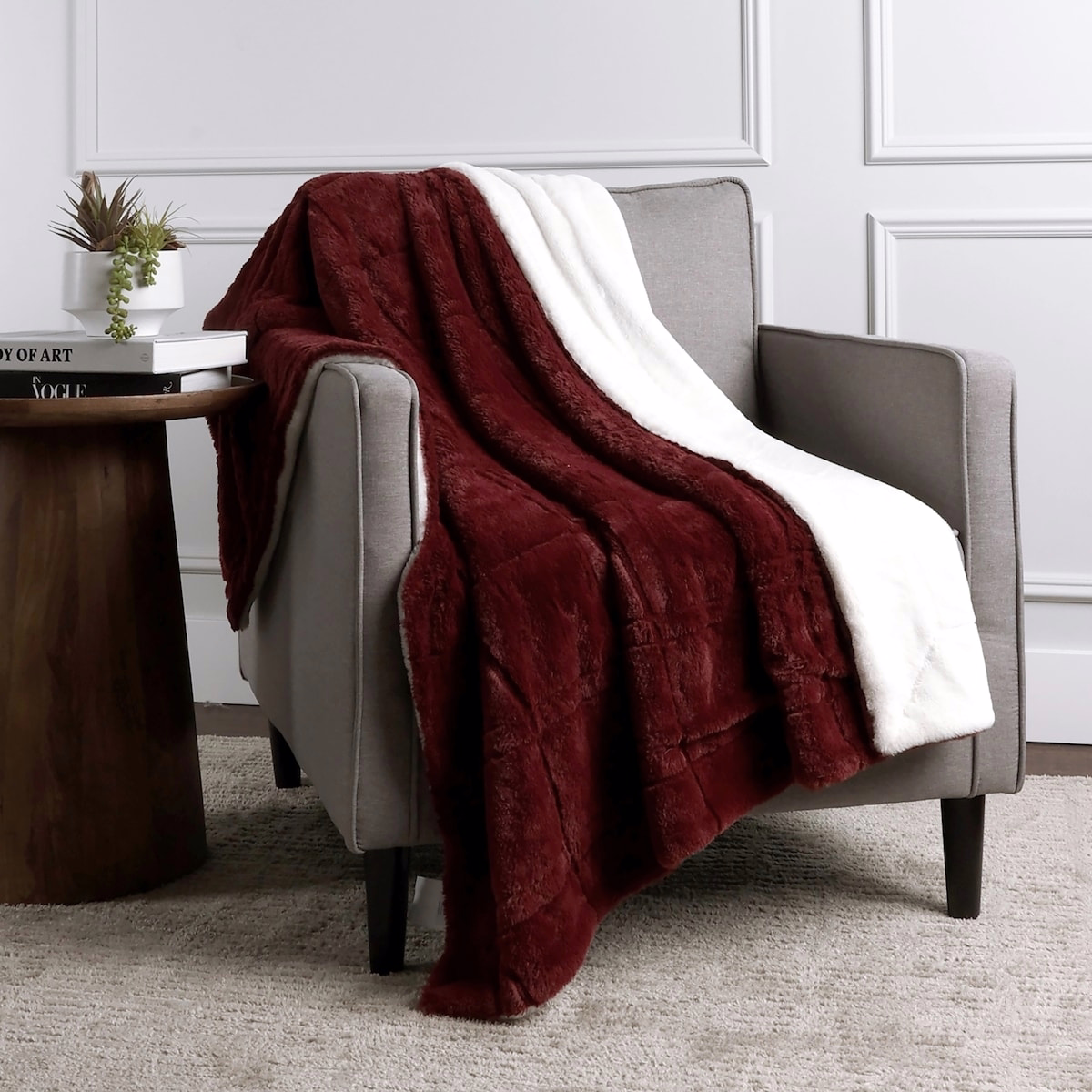 Solid Jacq. Rabbit Fur/Solid Rabbit Fur Throw, Maroon