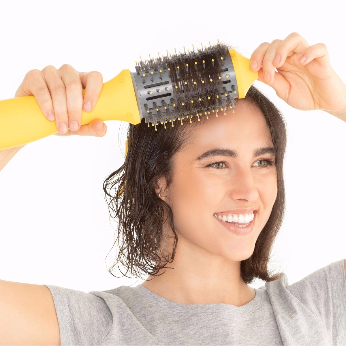 The Single Shot Round Blow-Dryer Brush The Single Shot Round Blow-Dryer Brush