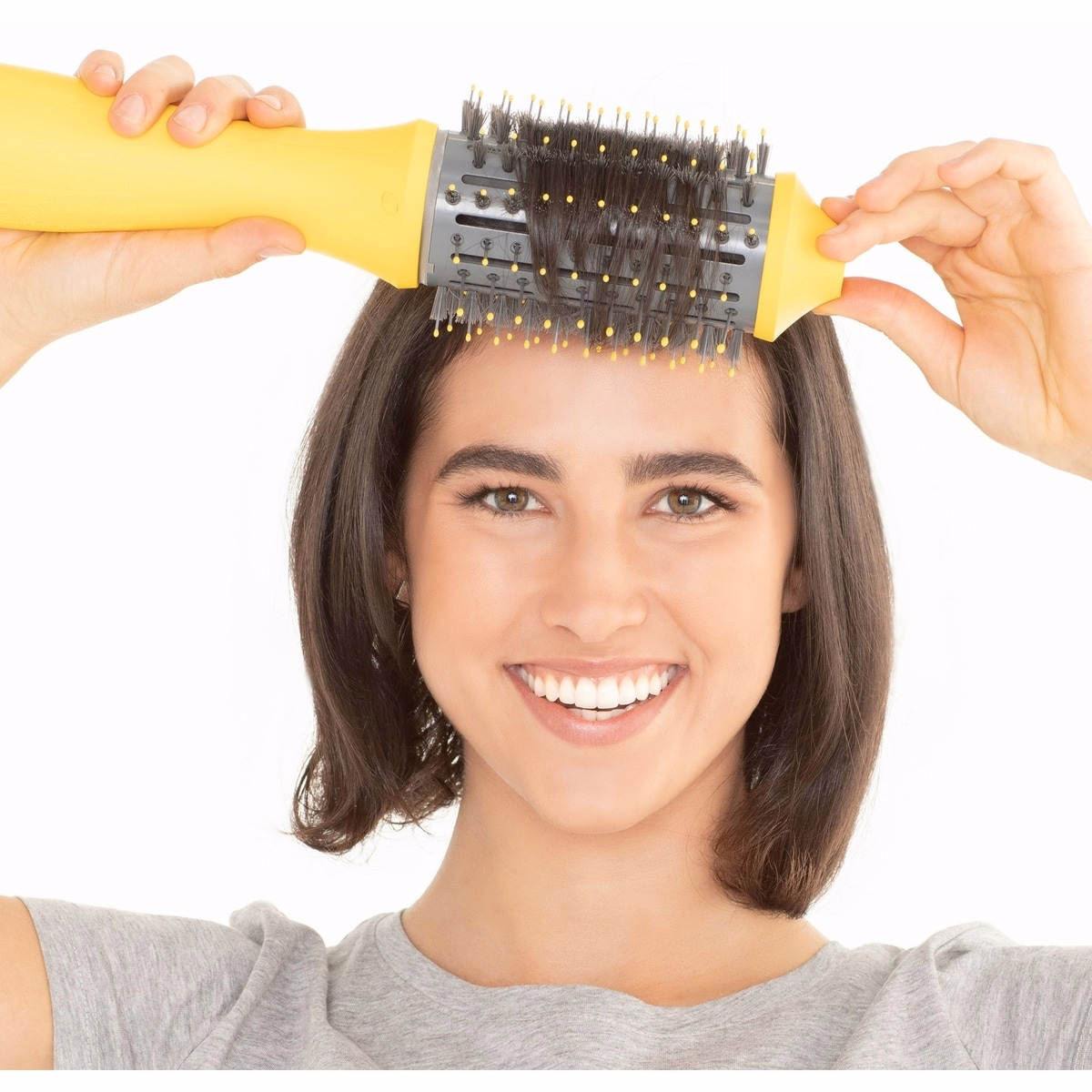 The Single Shot Round Blow-Dryer Brush The Single Shot Round Blow-Dryer Brush